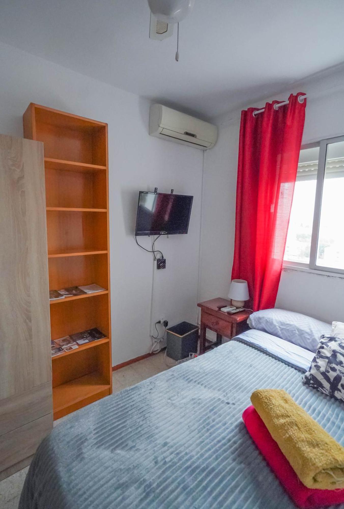 Habitaciones Privadas Con Cama Doble En Sevilla Exterior photo