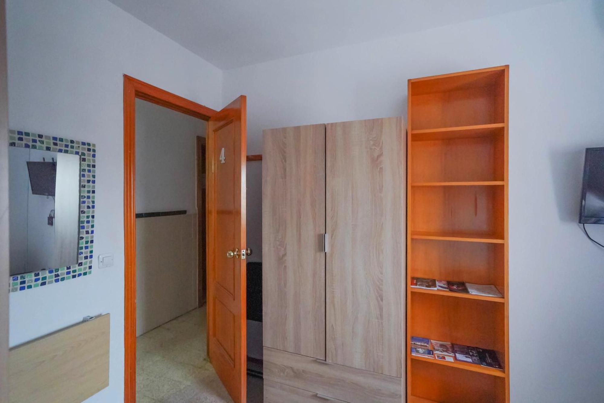 Habitaciones Privadas Con Cama Doble En Sevilla Exterior photo