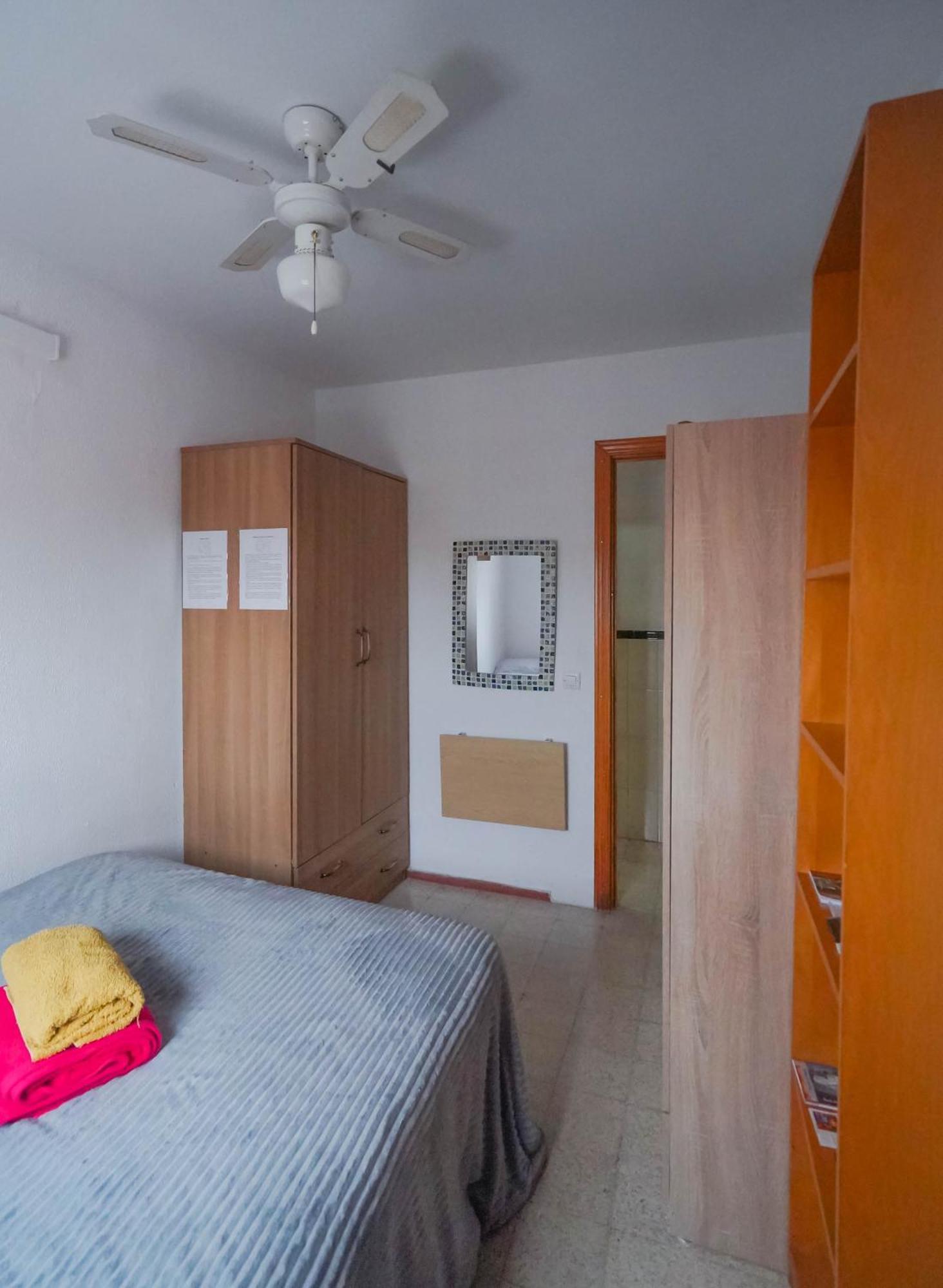 Habitaciones Privadas Con Cama Doble En Sevilla Exterior photo