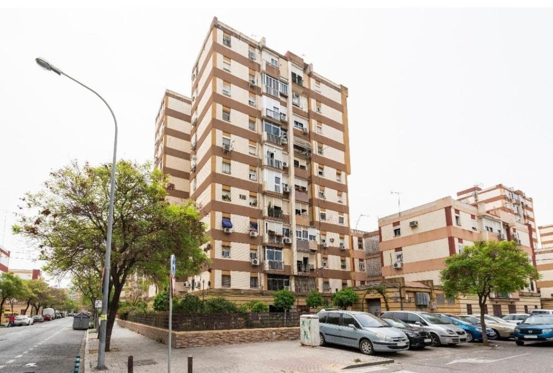 Habitaciones Privadas Con Cama Doble En Sevilla Exterior photo