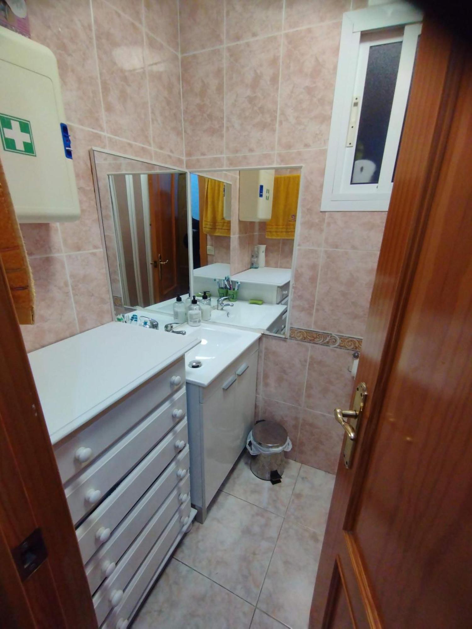 Habitaciones Privadas Con Cama Doble En Sevilla Exterior photo