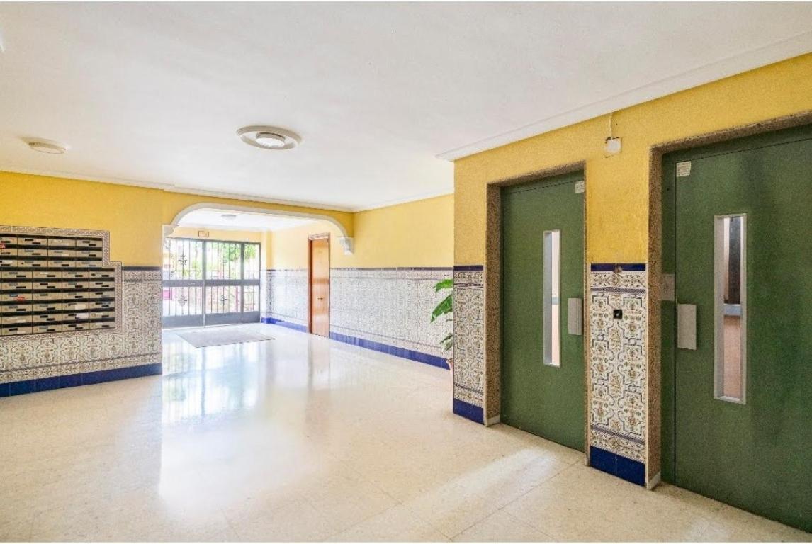 Habitaciones Privadas Con Cama Doble En Sevilla Exterior photo