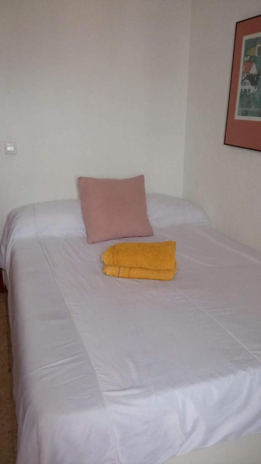 Habitaciones Privadas Con Cama Doble En Sevilla Exterior photo